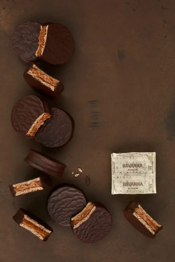 Alfajores Havanna con chocolate y dulce de leche